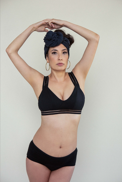 Tainá Guedes in her innovative, stylish and sustainable branayama nursing bra that can replace nursing pads